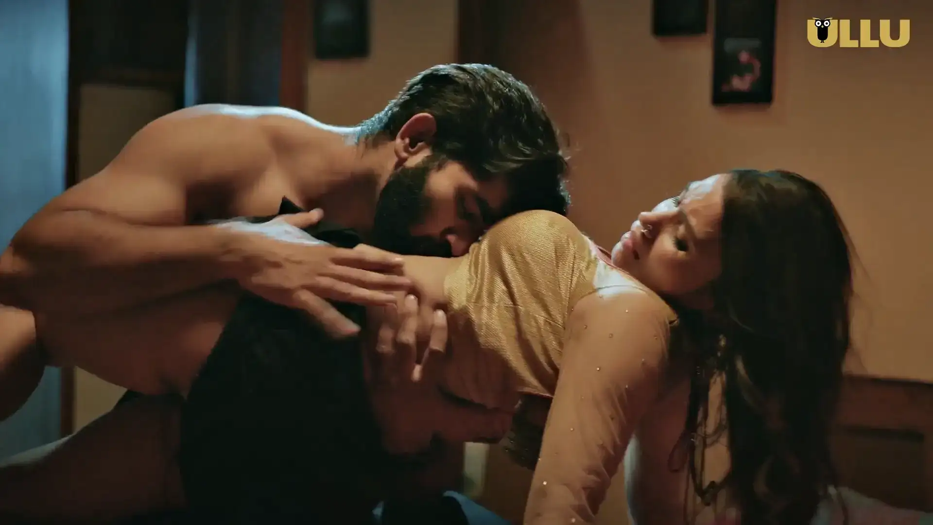 Mere Angane Mein Episode 1 (ULLU Web Series) » Aagmaal.gold